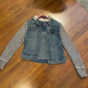 FREE PEOPLE DENIM JACKET WITH HOOD SIZE LARGE